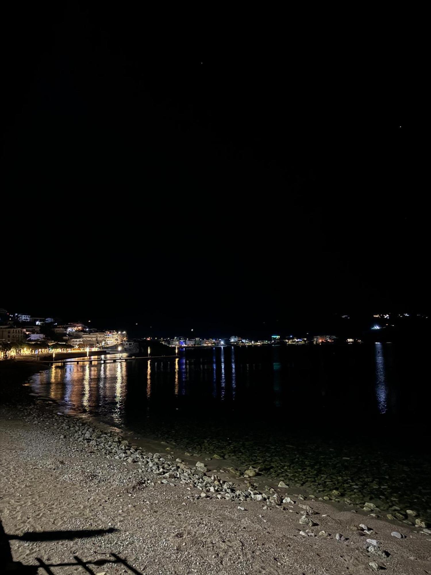 Rooms By The Sea Himare Exterior photo