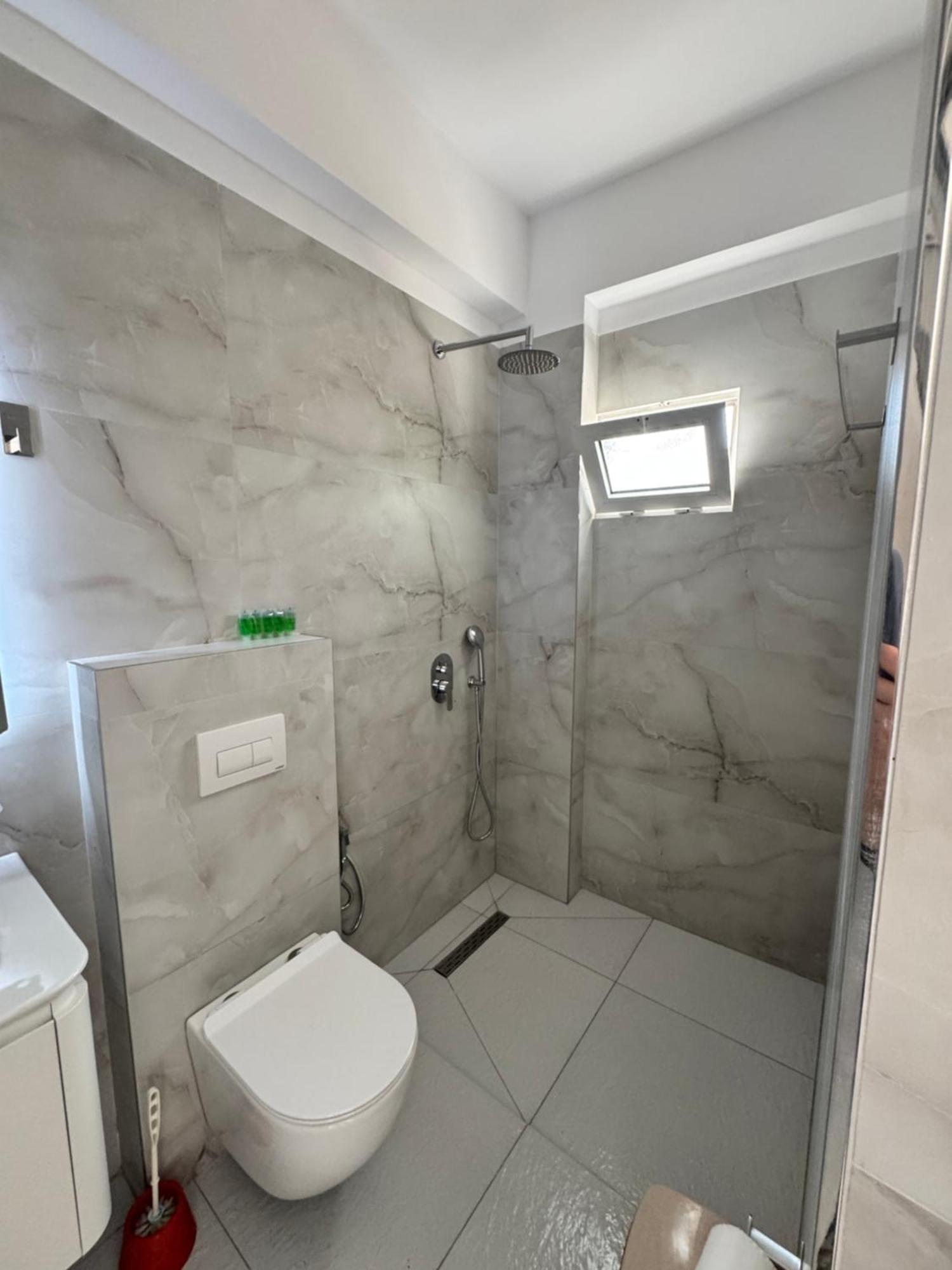 Rooms By The Sea Himare Exterior photo