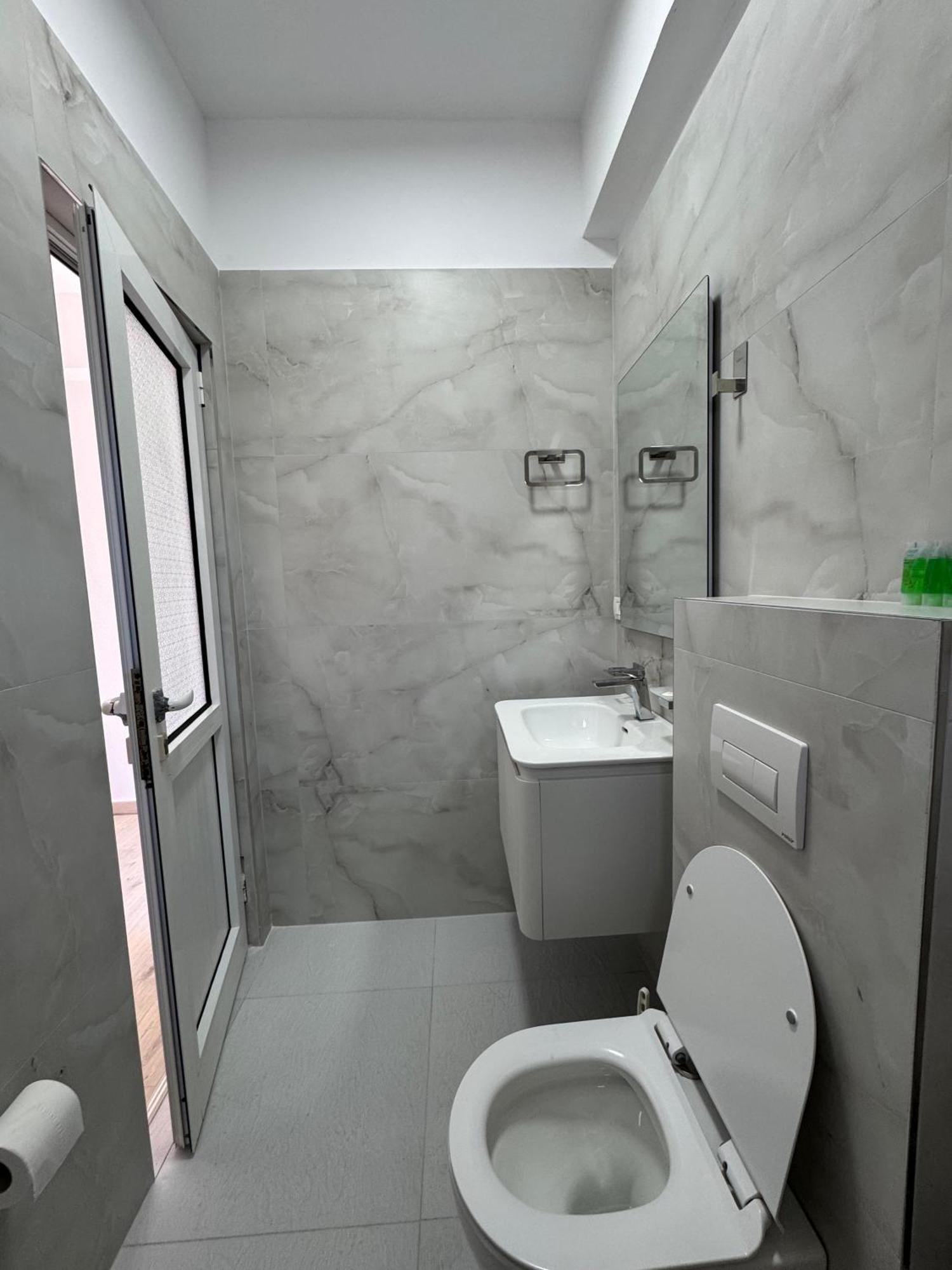 Rooms By The Sea Himare Room photo